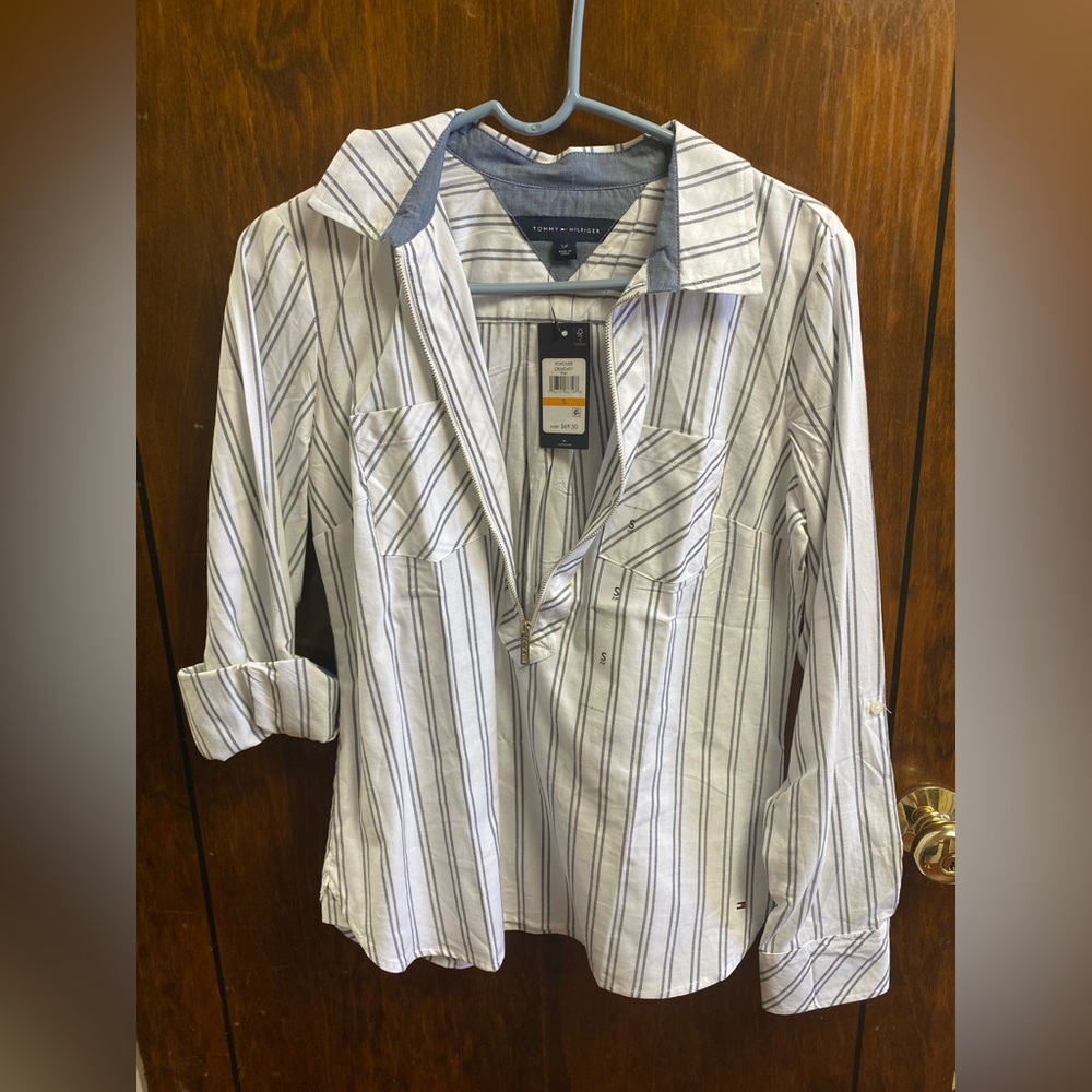 NEW $70 Tommy Hilfiger Women's Blouse  Size S 1/2 Zip Long Sleeves Roll Up